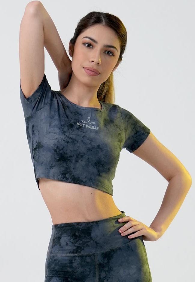 Holy Woman Atasan Kaos Olahraga Basic Crop