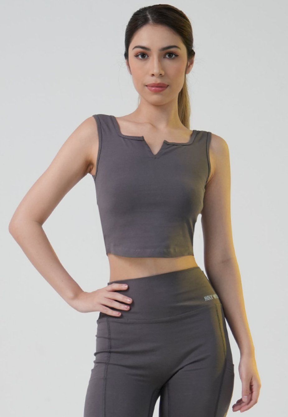 Holy Woman Atasan Olahraga Tank Top Square Neck