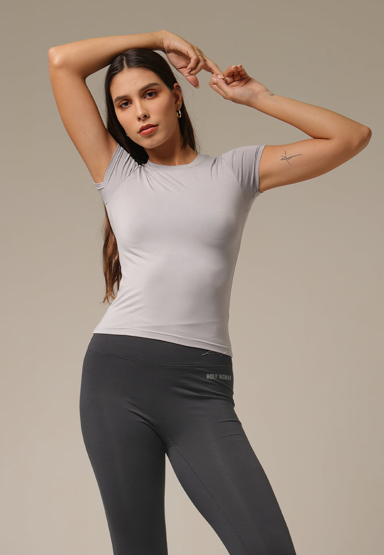 Holy Woman Atasan Kaos Lengan Pendek Basic Short Sleeve T-Shirt