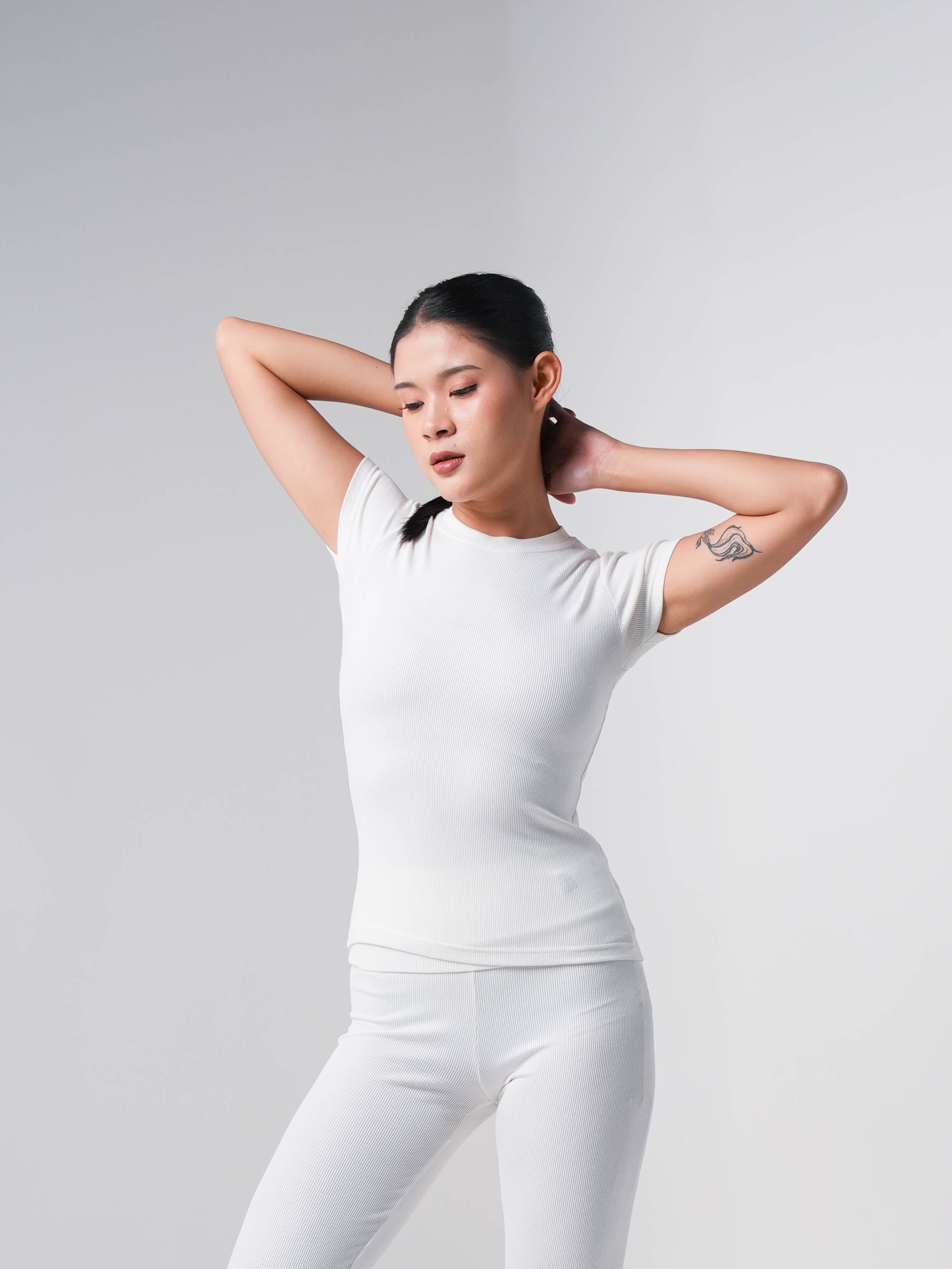 Holy Woman Atasan Kaos Olahraga Lengan Pendek Wanita Ribbed Short Sleeve T-Shirt